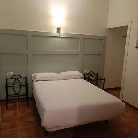 בית הארחה Montes גרנדה